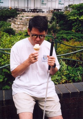 24BC77B5 BC08 4BBE AD51 DAC15579BC31 Keith loved icecream