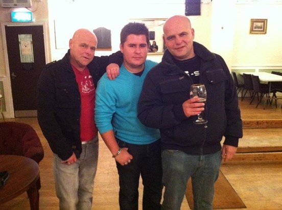 Me and the Mitchell brothers 😎 as they were known round littlehampton. Rip uncle Mark 💙