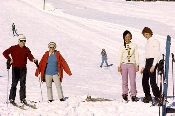 1970s Apu, Nano, Susanna skiing