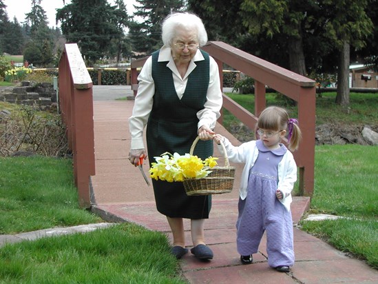 2002 March: Nano and Julia picking flowers