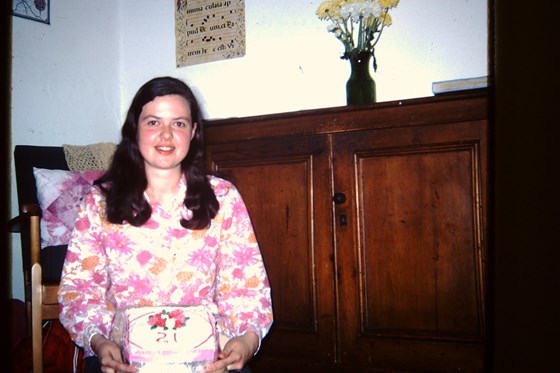 1976 June Rosemary's 21st birthday, with cake