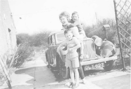 Glynn as a Happy child with his Brother & Aunt in Rayleigh Essex London