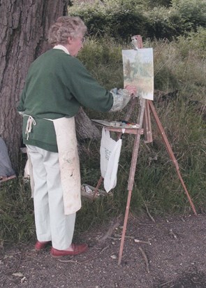 Annette painting 'en plein air' with Henfield Art Club at Woods Mill