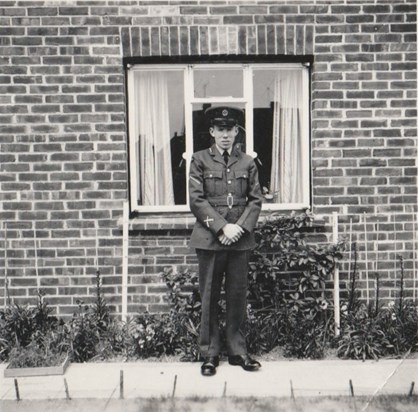 Peter at Southfields Road in RAF uniform 