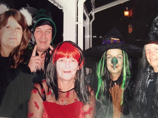 HALLOWEEN AT THE CROWN, NEWBOLD 2007