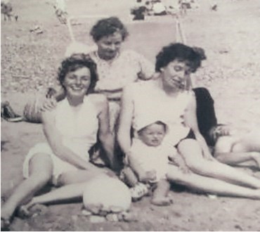 Nanny Amelia with beautiful daughters Patricia & Iris & my brother Kevin. Happy times indeed xxxx