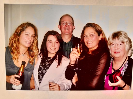 Karen’s 40th surprise party...Lynsey, Zoe, Karen & Helen. Graeme looks like he was photobombing!?! ; ) 