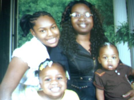 His daughter Eiesha and grandchlidren Shanetta the oldest ,Briann and Jalil the baby