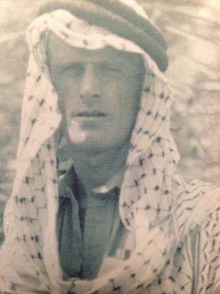 Murray Dixon in the western desert 1943