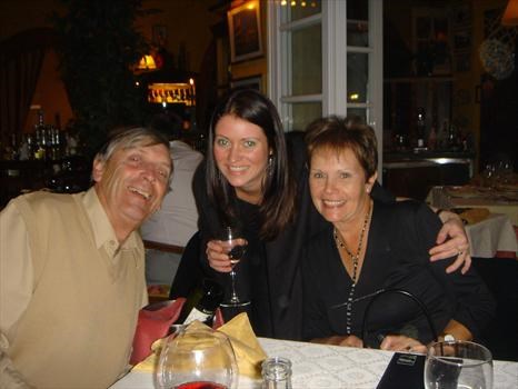 Pat, Ron & Sarah - Mum's Birthday Nov '06