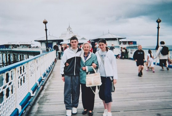 Stella with grandchildren (Llandudno '07)