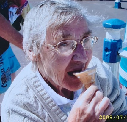 Stella enjoying an ice cream (Weymouth '08)