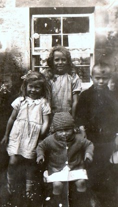 Bob and his 3 sisters, Jean (top), Lizzie (left) and Margaret (bottom)
