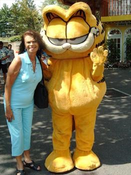 Kennywood 2006, MOM with her favorite cat, Garfield.