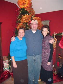 Joyce, Chris, and Tonya Christmas2009