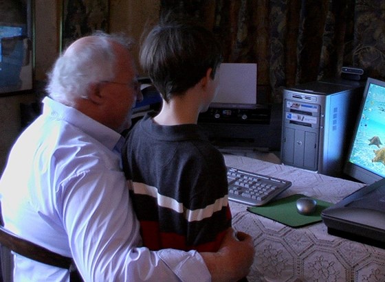 2005 Peter and Joe on computer