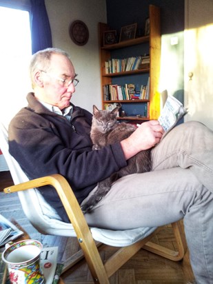 Max helping Ian with the crossword - Ruthin 2014