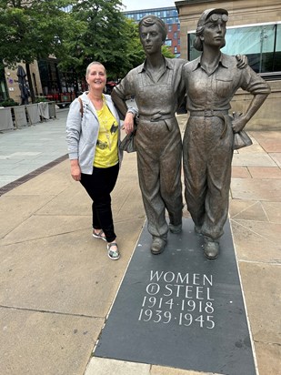 One woman of steel with some others - a trip to Sheffield