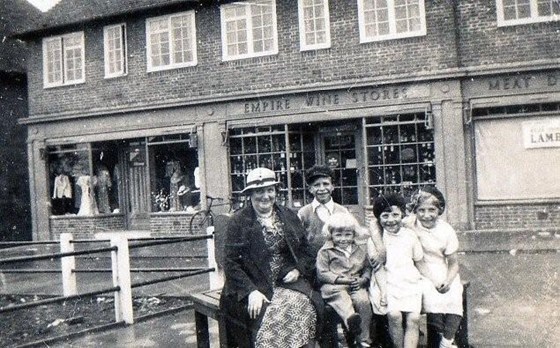 Joan with two of her sisters, Elizabeth and Marnie, and brother Harry