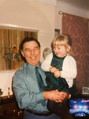 You were the best a girl could ask for as a Grandad ❤️ 