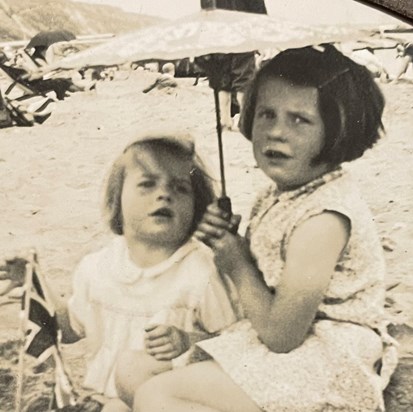 Diana and her sister Pauline enjoying a day at the seaside. 