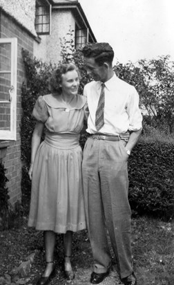 Bruce and Joan holloway (nee Meech) 1948.tif