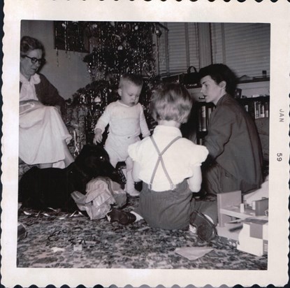 Christmans in Baltimore w Commie 1959