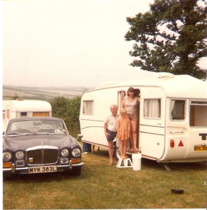 Geoff caravaning with Shirley and Joanne