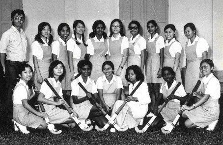 Serena & the CPR School Hockey team (junior category), 1973. With Mr Lee Sip Peng