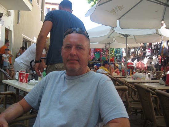Chilling at Alcudia market x