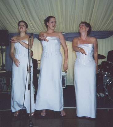 The Three Degrees in full voice at Katherine and Nathan's wedding July 2001