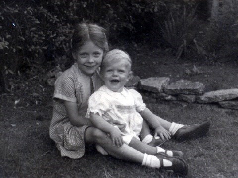 008. Marion & Helene  1953