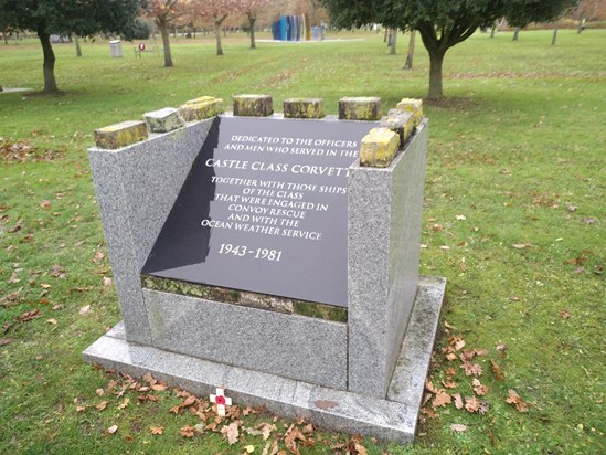 Memorial with Poppy cross Dec 2021