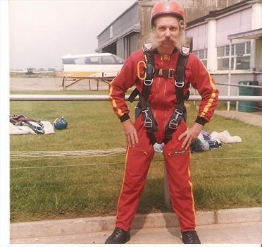 2. Dad Parachuting Ipswich Airport 070585