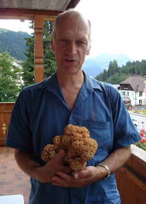 Simon with Cauliflower mushroom, July 2008