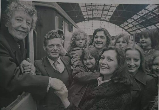 Mum and Uncle Vinny saying goodbye to Nanna Gray, 1975 