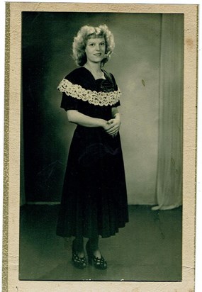 Phyllis Leonard 21st Birthday......1944