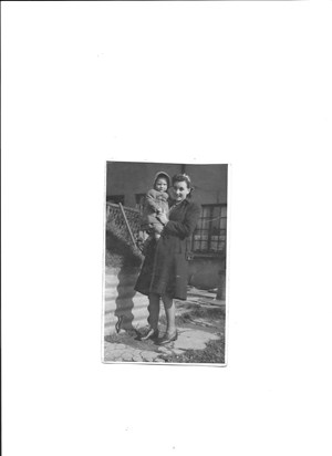 Mum with Niece Lyn 1945