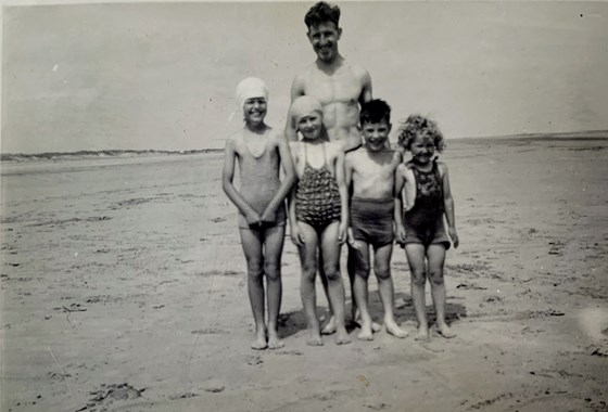 (From left to right) Evelyn, Barbara, Evelyn's Dad, John and Cathy at Penmaenmawr