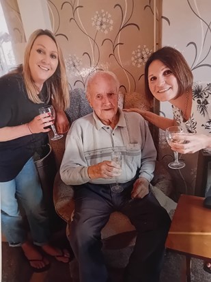 John Goddard with granddaughters Donna and Tracy