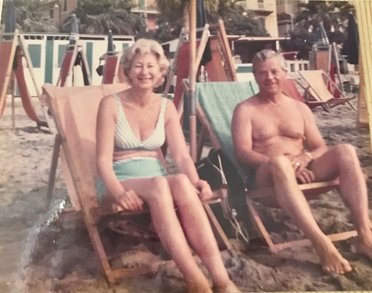 Aunty Marion and Uncle Steve Chillin’