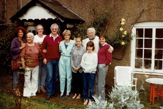 Mel, Olive, George, Nigel, Sheila, Kim, Bee, Allan, Karen  Hereford 1985