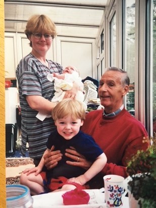 Bertie was also grandad to a great gaggle of grandchildren :-)  