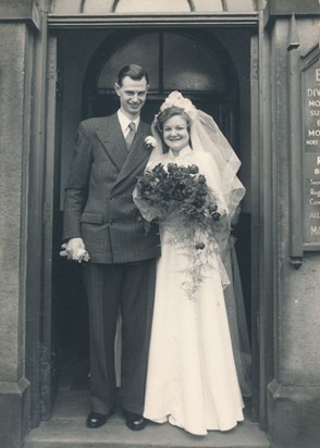 Leonard Coates and Davina Lloyd wedding photo 1952