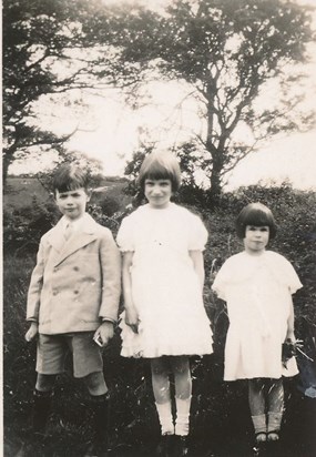 René, Leonard and Barbara Coates 1933