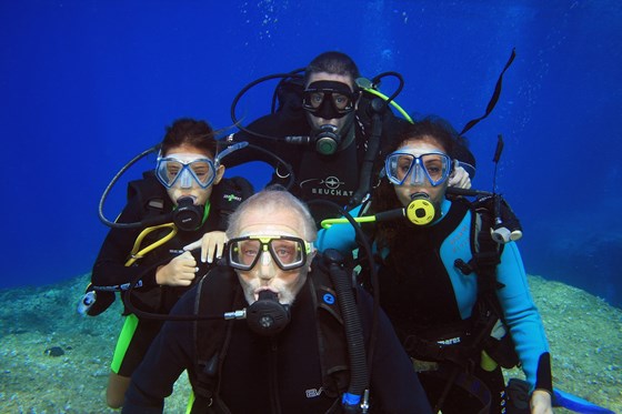 3 generations of diver