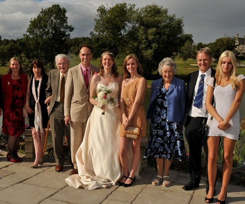 Mom with her Family - Carole, Carole, Dad, Kevin, Ali, Beki, Mom, Gary, Vicki (left to right)