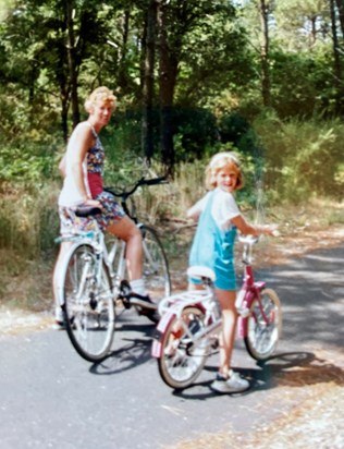 Cycling with Alicia on holiday in France 