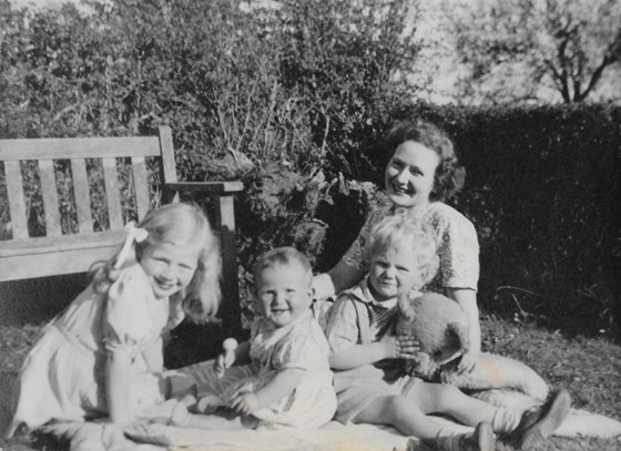 Margret with children Caroline, Anthony and Richard