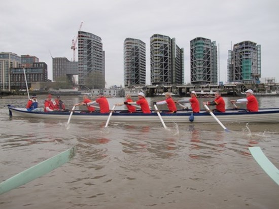 The Tideway Scullers School crew in action at the 1829 Oxford replica boat on Saturday 14th November, 2015 in the Lord Mayor’s Show Flotilla